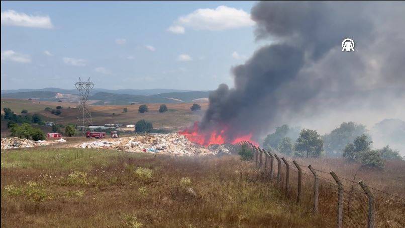 Tuzla'da yangın! Müdahale sürüyor 12